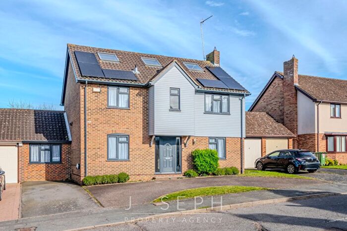 6 Bedroom Detached House For Sale In Bladen Drive, Rushmere St. Andrew, IP4