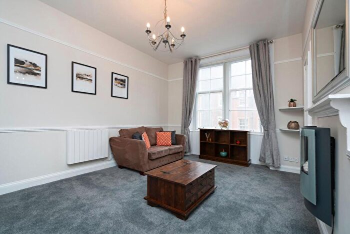 2 Bedroom Flat To Rent In West Port, Edinburgh, Midlothian, EH1