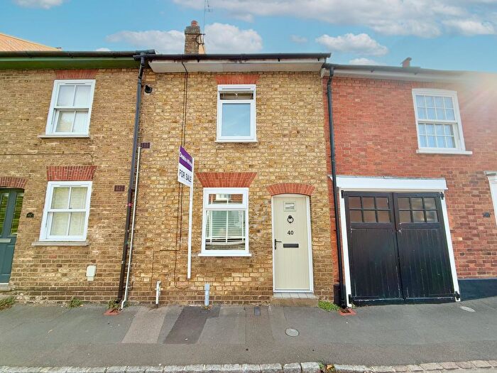 2 Bedroom Cottage For Sale In High Street, Wing, LU7