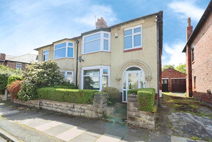 3 Bedroom Semi-Detached House For Sale In Edenpark Road, Prenton, CH42