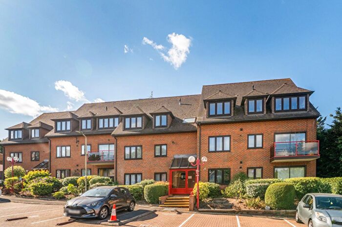 1 Bedroom Flat For Sale In Avenue Road, London, N12