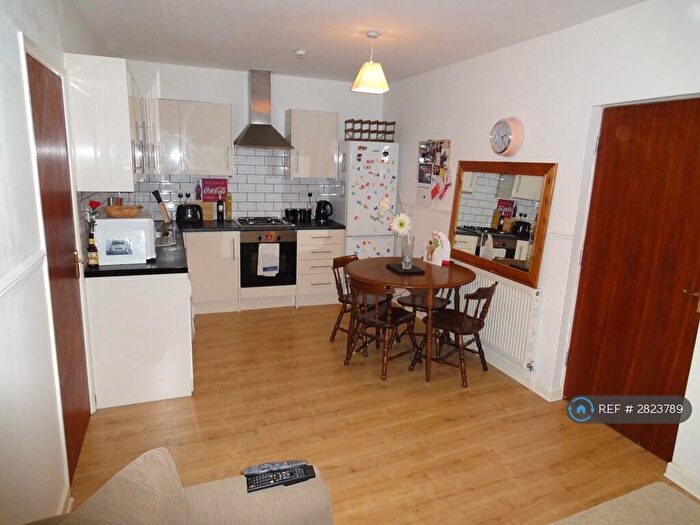 1 Bedroom Flat To Rent In Crown Street, Reading, RG1