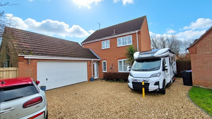 3 Bedroom Detached House For Sale In Truesdale Gardens, Langtoft, Peterborough, PE6