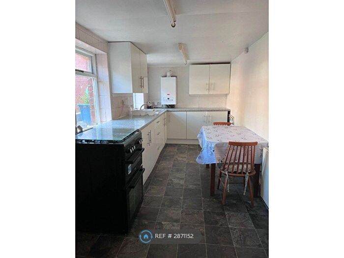 2 Bedroom Flat To Rent In Talbot Street, Southport, PR8