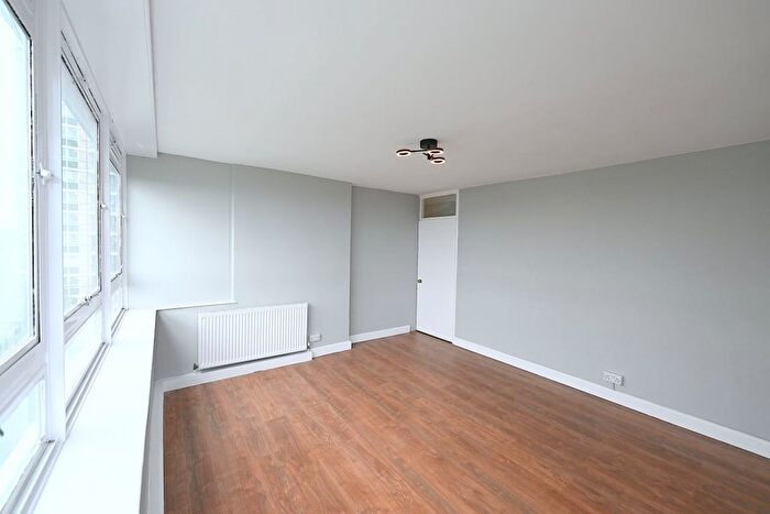 2 Bedroom Flat For Sale In Proctor House, Avondale Square, Bermondsey, SE1