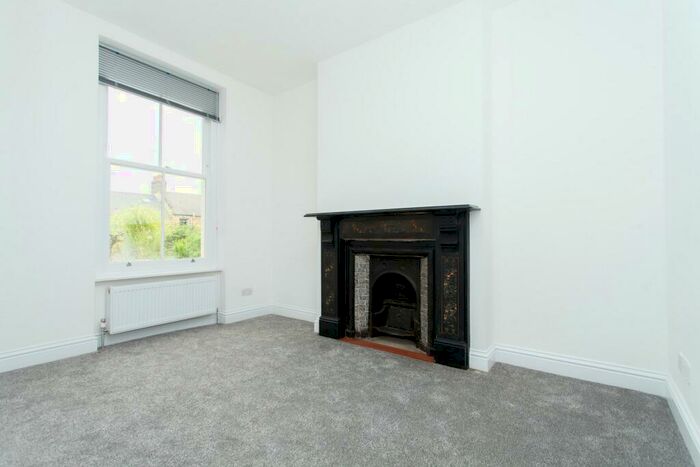 3 Bedroom Flat To Rent In Raveley Street, Tufnell Park, NW5