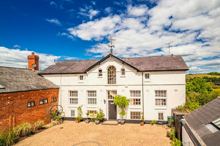 5 Bedroom Property For Sale In The Old Stables, Lower Basildon, RG8