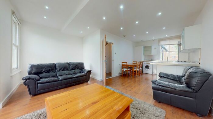 2 Bedroom Flat To Rent In Honeybrook Road, London, SW12