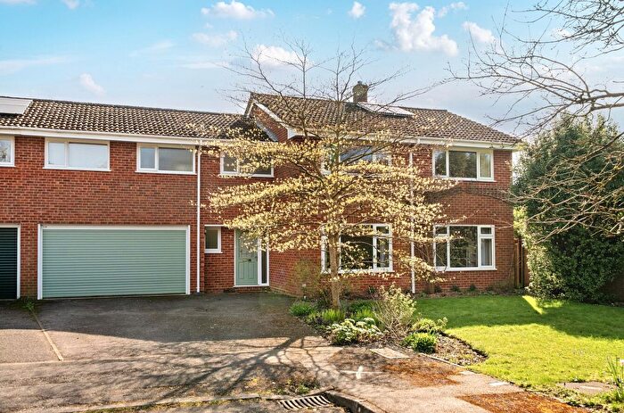 5 Bedroom Link Detached House For Sale In Orient Drive, Winchester, Hampshire, SO22