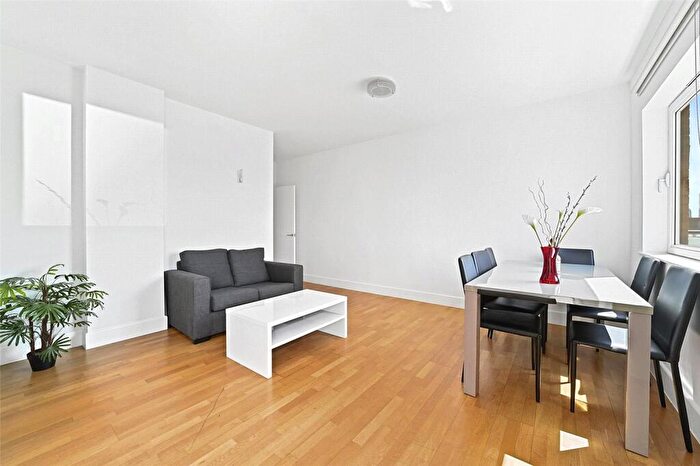 3 Bedroom Apartment To Rent In Artichoke Hill, London, E1W