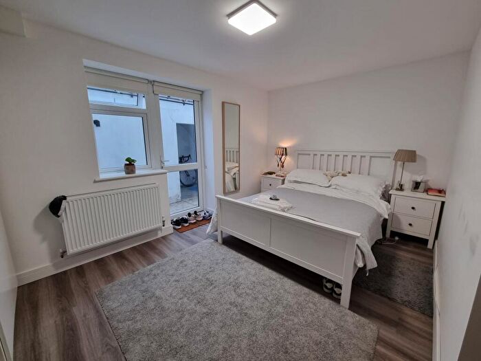 2 Bedroom Apartment To Rent In Allen Road, London, N16