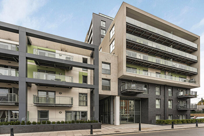 1 Bedroom Apartment To Rent In Christian Street, Shadwell, London, E1