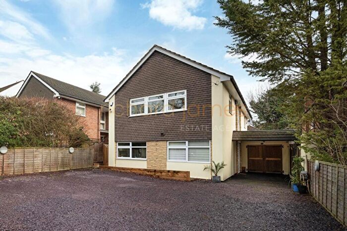 4 Bedroom Detached House For Sale In Hendon Wood Lane, Mill Hill, NW7