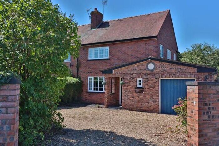 3 Bedroom Property To Rent In Maple Grove, Chester, CH2