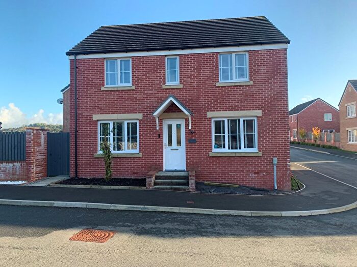 4 Bedroom Detached House For Sale In Maes Macsen, Carmarthen, SA31