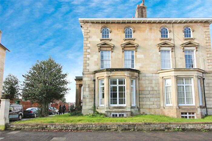 4 Bedroom Semi Detached House For Sale In Eldon Road, Reading, RG1