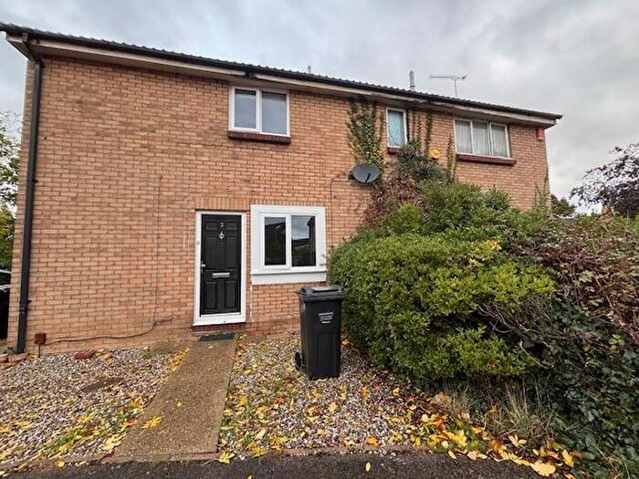 2 Bedroom Semi-Detached House To Rent In The Gables, Basildon, Essex, SS13