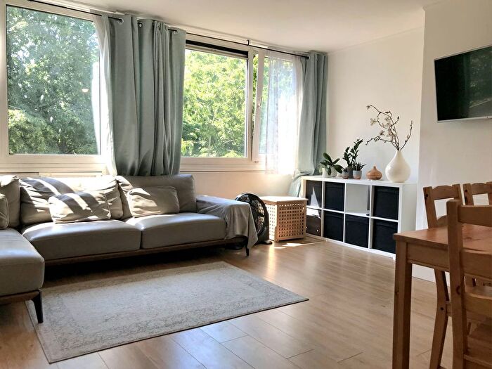 3 Bedroom Flat For Sale In Ibsley Gardens, London, SW15