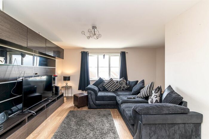 2 Bedroom Flat To Rent In Haydon Drive, Wallsend, Newcastle Upon Tyne, NE28