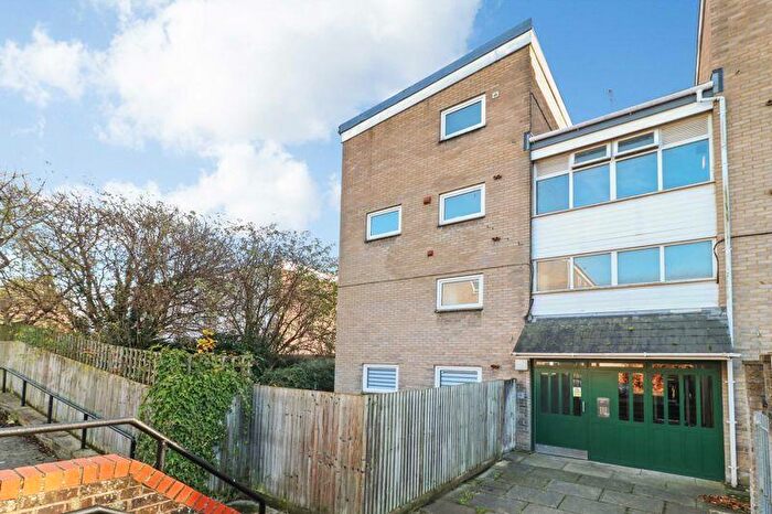 2 Bedroom Flat To Rent In Canterbury, CT1