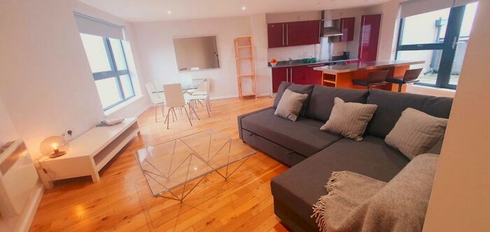 3 Bedroom Flat To Rent In Flat 21 Amisha Court, 161 Grange Road, London SE1