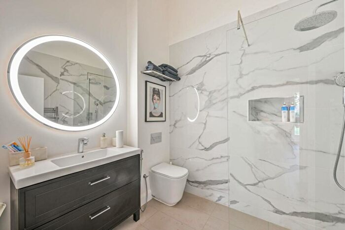 1 Bedroom Flat To Rent In Scandrett Street, Wapping, London, E1W