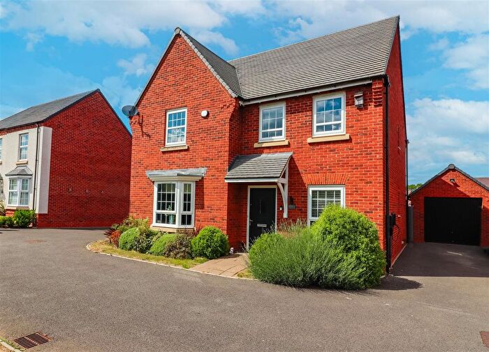 4 Bedroom Detached House For Sale In Spinney Fields, Long Itchington, Southam, CV47