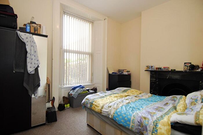 1 Bedroom Flat To Rent In Woodland Terrace, Flat, Plymouth, PL4