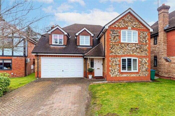 5 Bedroom Detached House To Rent In Lingfield Way, Watford, WD17