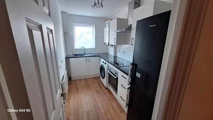 2 Bedroom Flat To Rent In Homesdale Road, Bromley, BR2