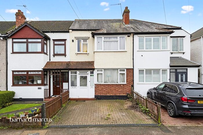 3 Bedroom Semi Detached House For Sale In Cromwell Avenue, New Malden, KT3