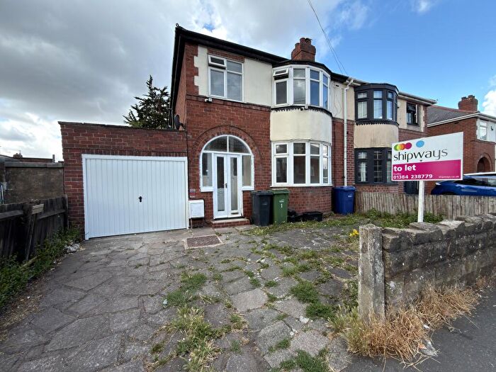 3 Bedroom Semi Detached House To Rent In Green Road, Dudley, DY2