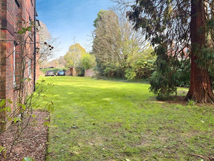 1 Bedroom Flat For Sale In Greenacres, North Parade, Horsham, West Sussex, RH12