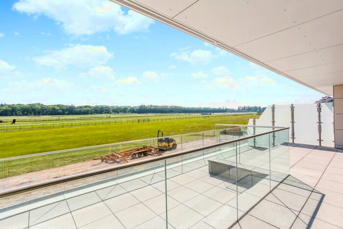 2 Bedroom Apartment To Rent In Frankel House Newbury, RG14