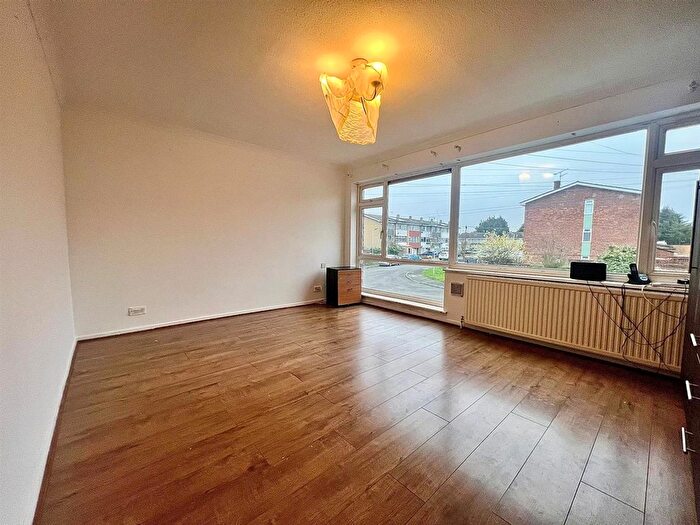 5 Bedroom End Terrace House To Rent In Petworth Way, Hornchurch, RM12