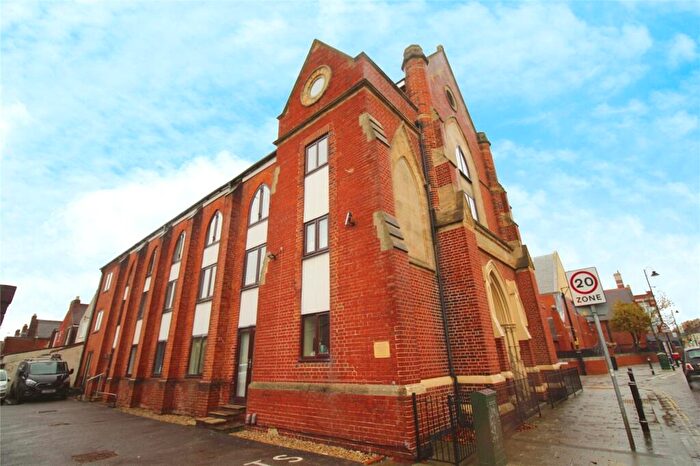 2 Bedroom Flat To Rent In Fawcett Road, Southsea, Hampshire, PO4