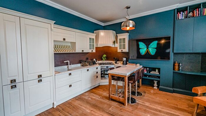 2 Bedroom Flat To Rent In Bartholomew Road, Kentish Town, NW5