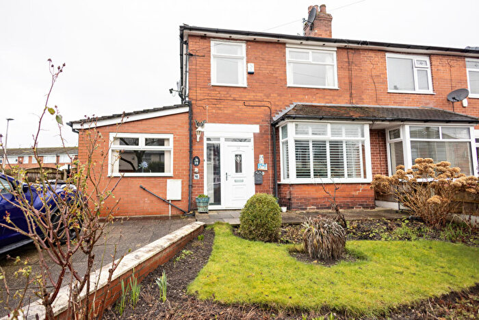 3 Bedroom Semi Detached House For Sale In Rivington Grove, Audenshaw, M34