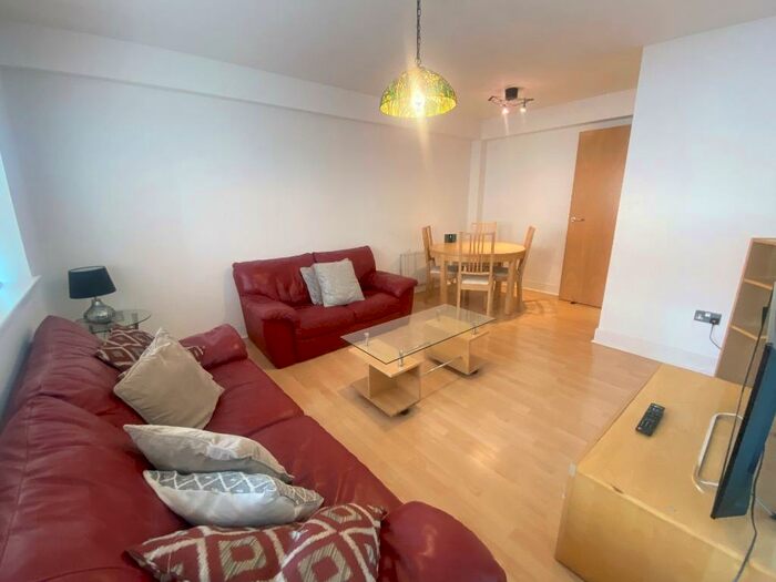 2 Bedroom Flat To Rent In Queen Street, City Centre, Glasgow, G1