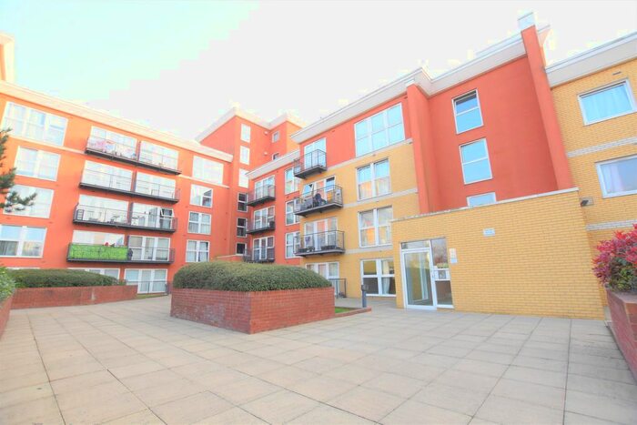 1 Bedroom Flat To Rent In Monarch Way, Ilford, IG2