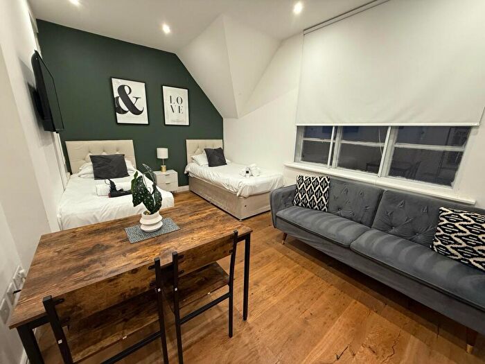 1 Bedroom Flat To Rent In Well Street, Buckingham, MK18