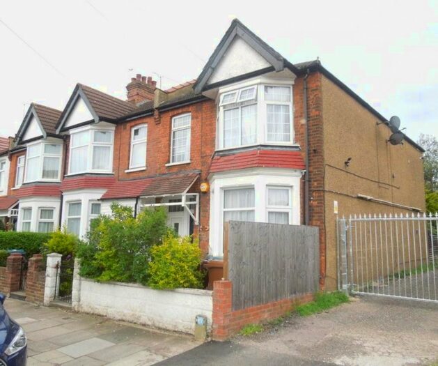 2 Bedroom Maisonette To Rent In Bedford Road, Harrow, Middlesex, HA1
