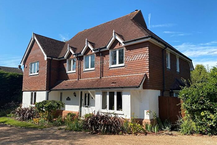 5 Bedroom Detached House For Sale In Shuttle Close, Biddenden, Kent, TN27