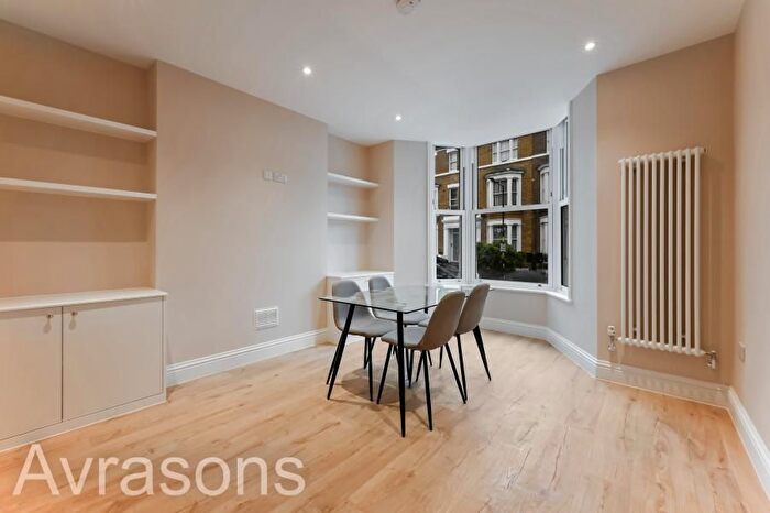 4 Bedroom Flat To Rent In Offley Road, Oval, SW9
