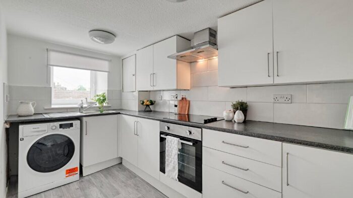 2 Bedroom Flat For Sale In Springwell Place, KA3