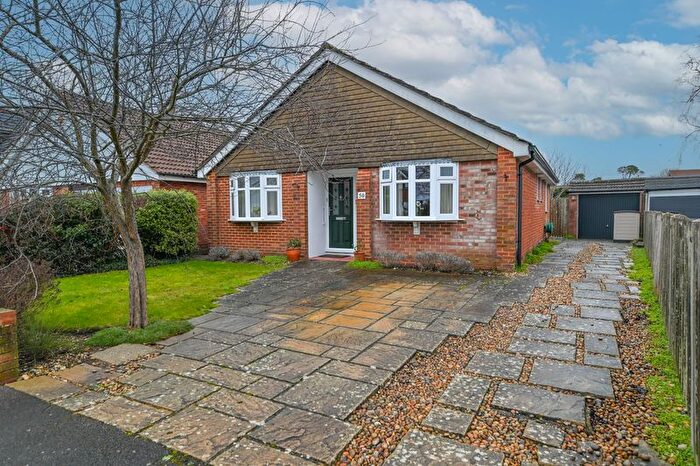 3 Bedroom Detached Bungalow For Sale In Harvest Road, Denmead, PO7