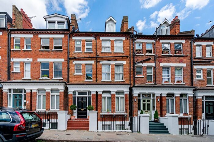 1 Bedroom Apartment To Rent In Primrose Gardens, London, NW3
