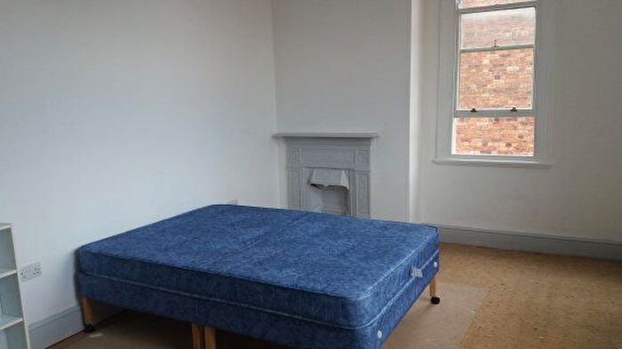3 Bedroom Flat To Rent In Broad Street, Wolverhampton, West Midlands, WV1