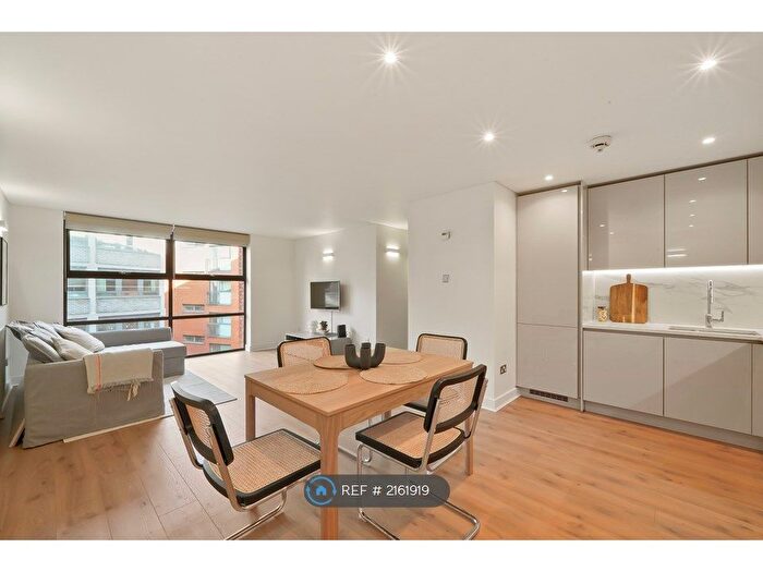 2 Bedroom Flat To Rent In City Pavilion, London, EC1M