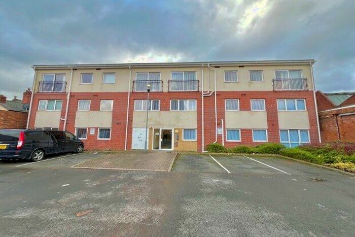 2 Bedroom Flat To Rent In Raleigh Street, Walsall, WS2